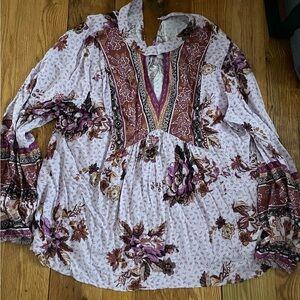 Flowy blouse, never worn